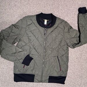 Lole Jacket
Light weight puffer